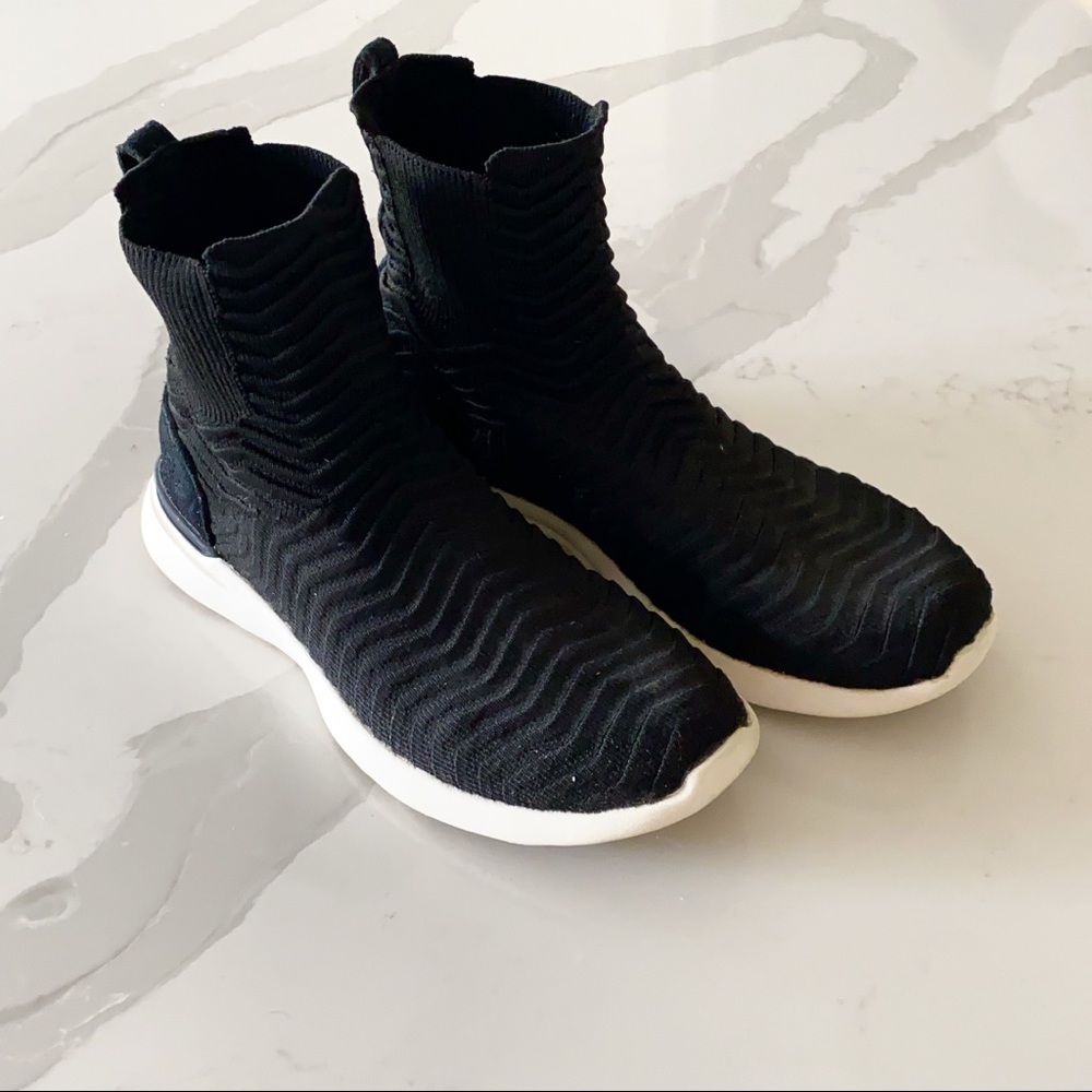 APL Chelsea shoe